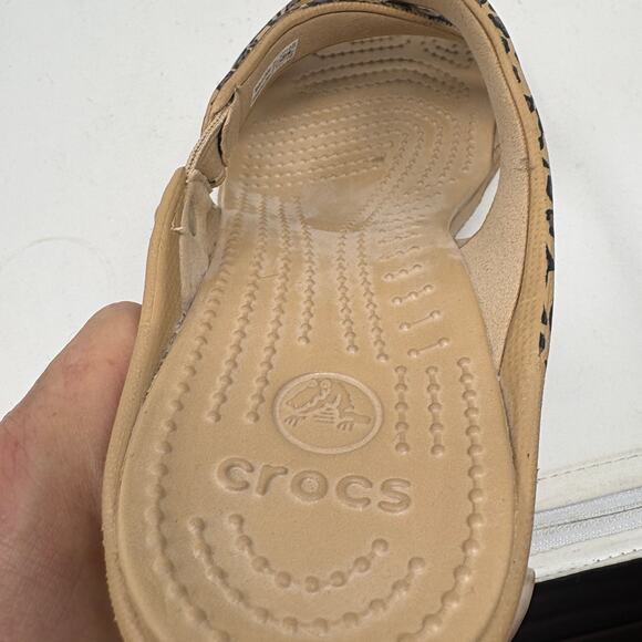 Crocs Sandals Heel Tan Animal Print SINGLE LEFT SHOE - 10 - Picture 4 of 7